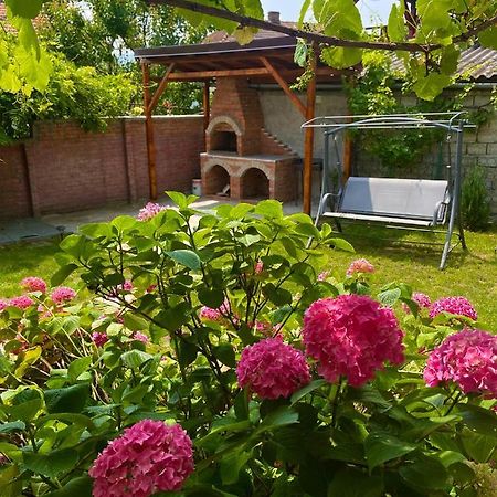 Holiday Home Esku Оршова Экстерьер фото