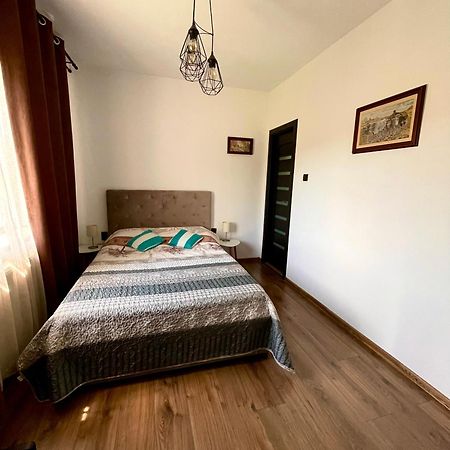 Holiday Home Esku Оршова Экстерьер фото