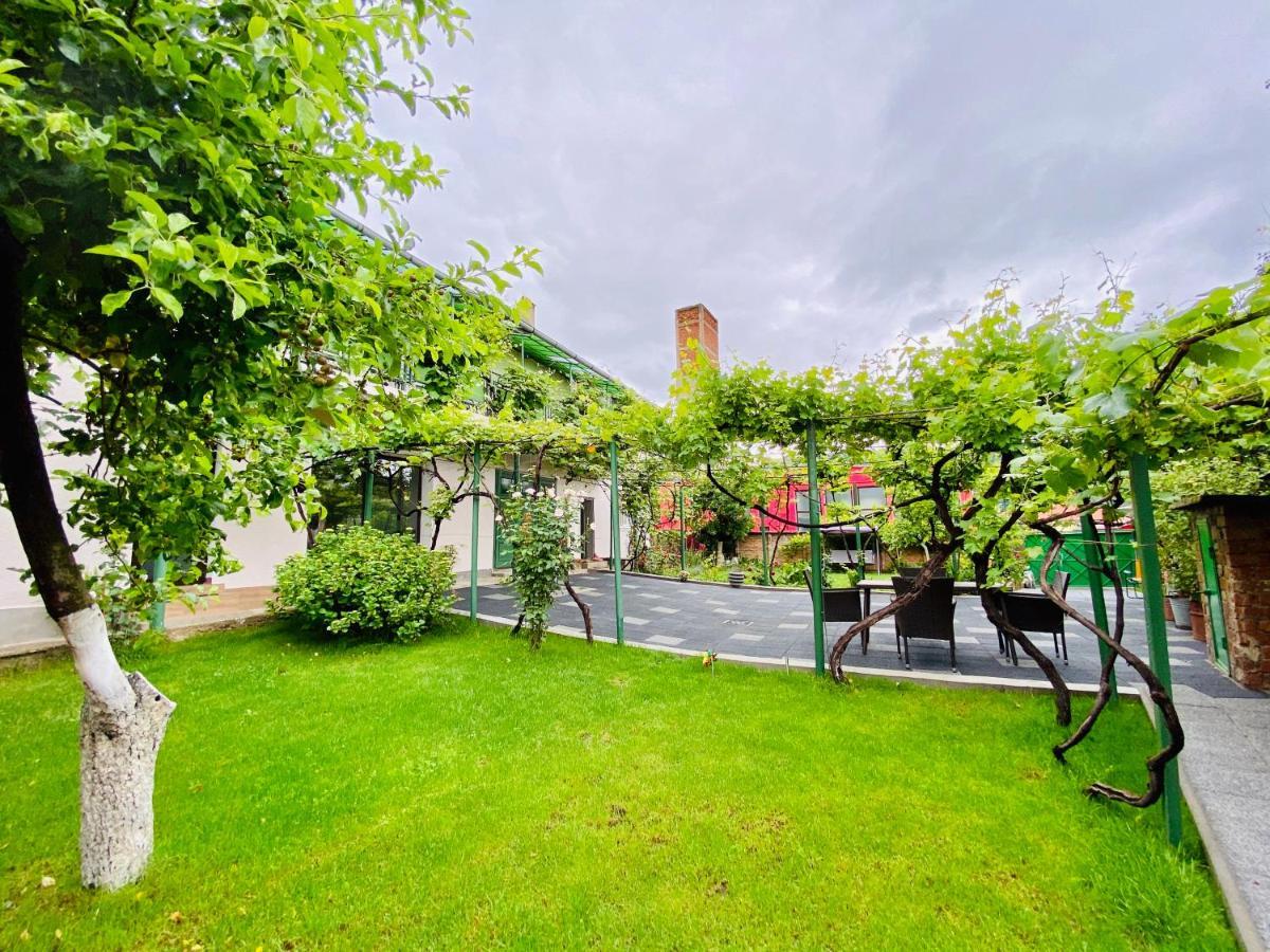 Holiday Home Esku Оршова Экстерьер фото