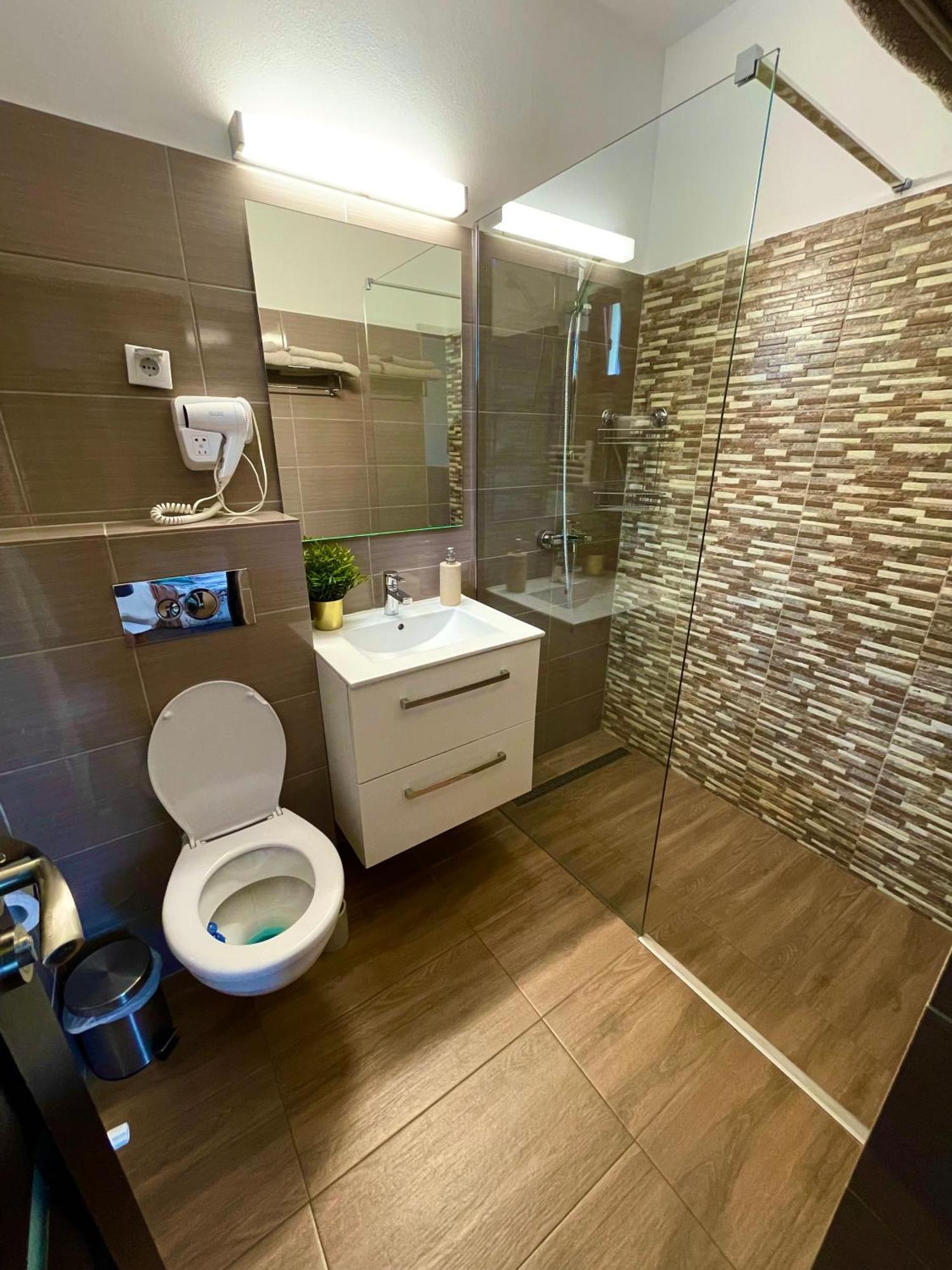 Holiday Home Esku Оршова Экстерьер фото