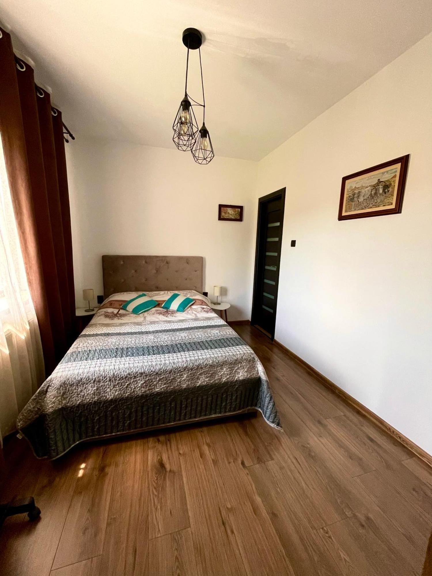 Holiday Home Esku Оршова Экстерьер фото