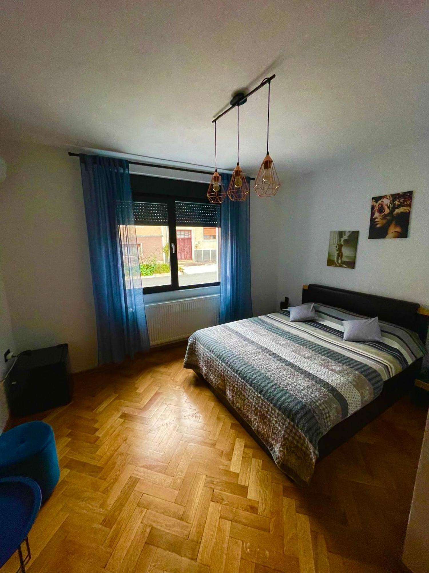 Holiday Home Esku Оршова Экстерьер фото