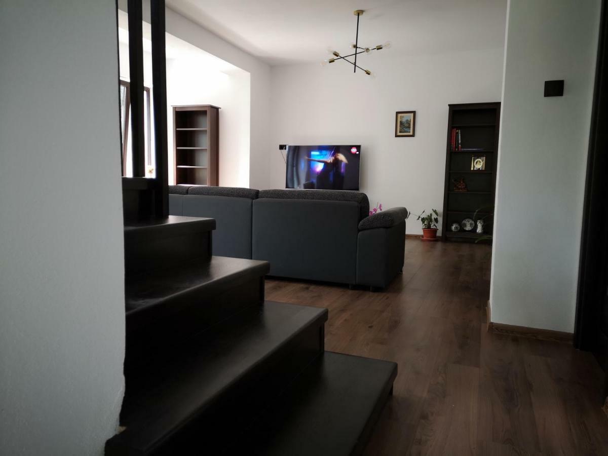 Holiday Home Esku Оршова Экстерьер фото