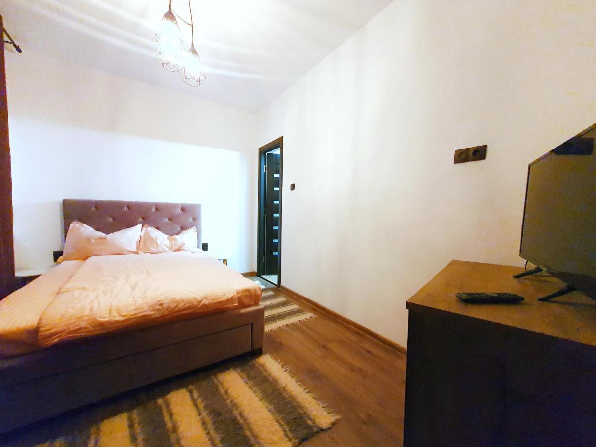 Holiday Home Esku Оршова Экстерьер фото