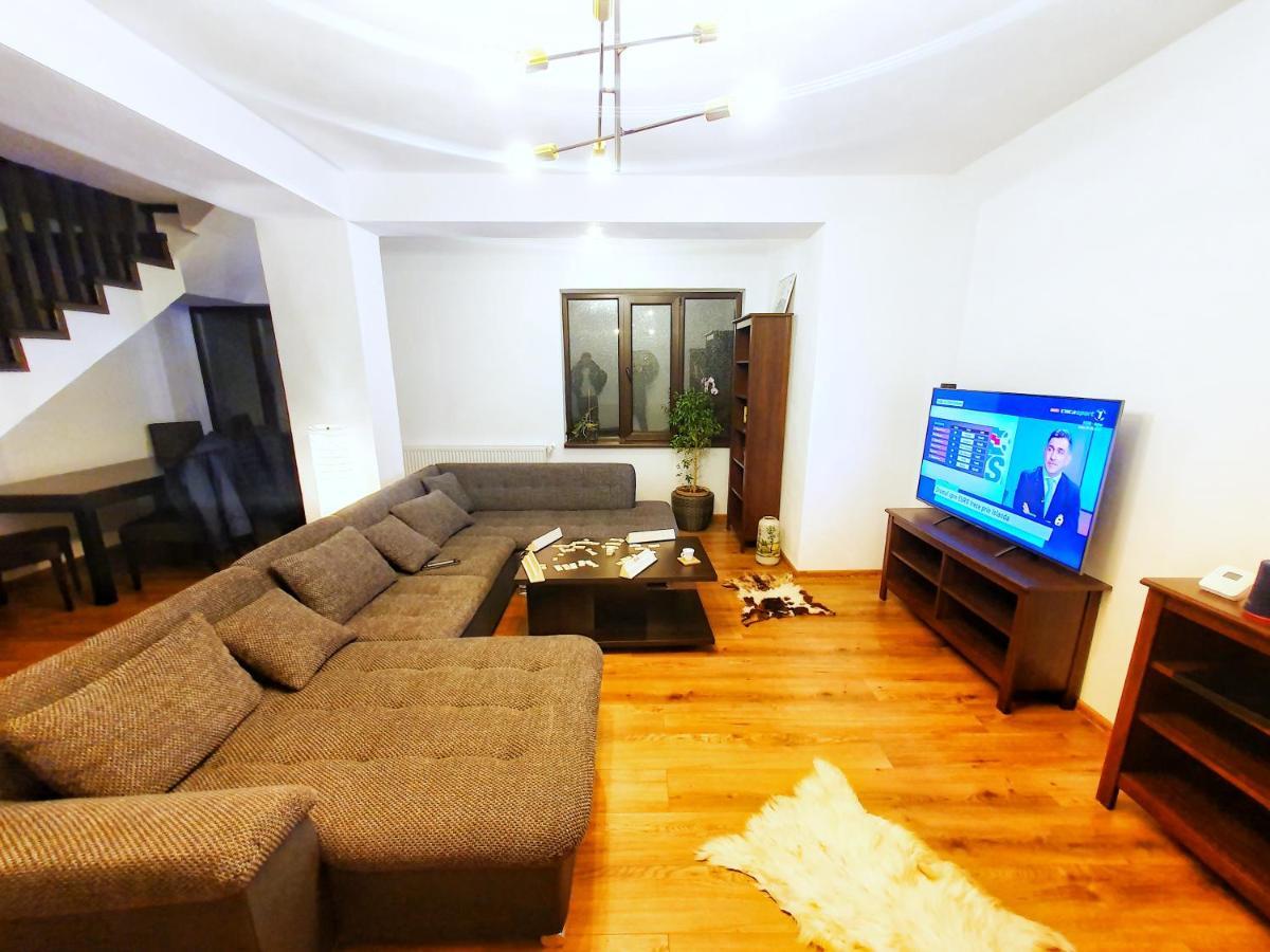 Holiday Home Esku Оршова Экстерьер фото